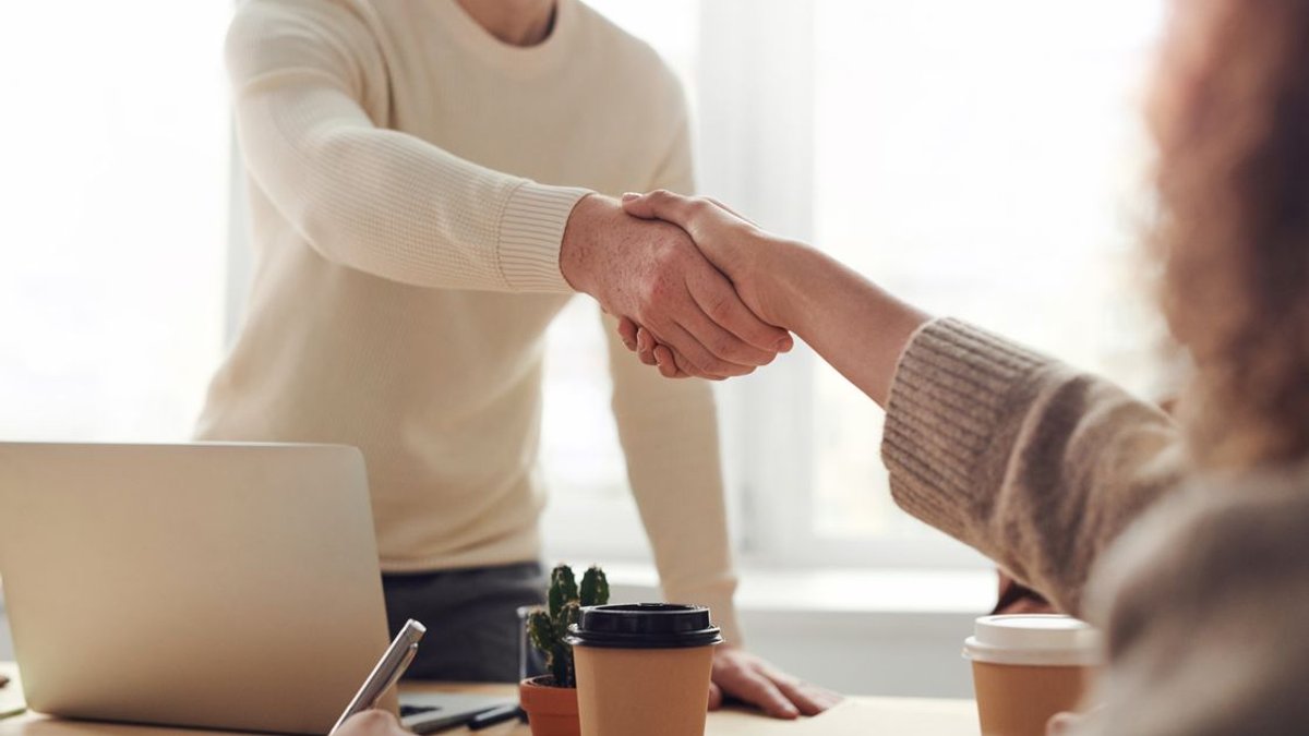 Fintech Conference Dress Code: What Actually Works in 2026